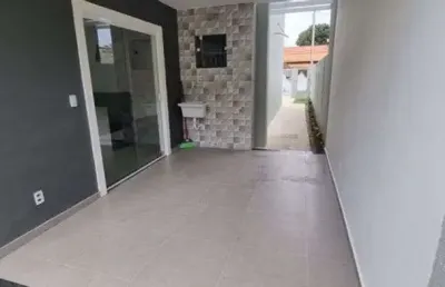 Casa primeira locação na rua democrito da cunha silveira