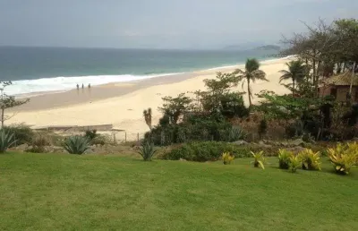 Excelente apartamento no condomínio punta del mar na praia de piratininga