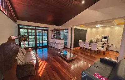Vendo ampla casa duplex localizada no miolo de são francisco