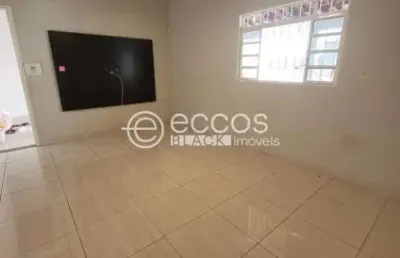 Casa à venda, 5 quartos, 2 suítes, 5 vagas, santa mônica - uberlândia/mg