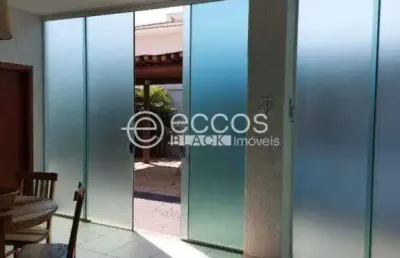 Casa em condomínio à venda, 4 quartos, 4 suítes, 2 vagas, jardim inconfidência - uberlândia/mg