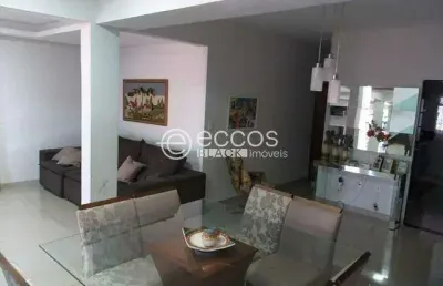 Casa à venda, 3 quartos, 3 suítes, 2 vagas, jardim europa - uberlândia/mg