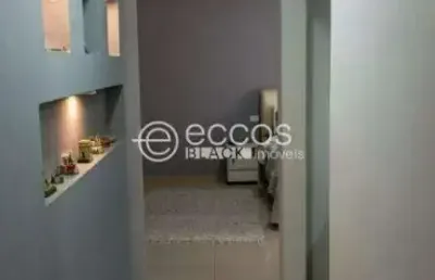 Casa à venda, 3 quartos, 2 suítes, 2 vagas, tubalina - uberlândia/mg