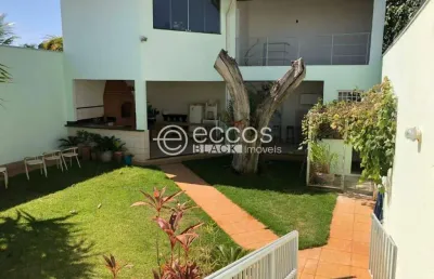 Casa à venda, 5 quartos, 2 suítes, 5 vagas, cidade jardim - uberlândia/mg
