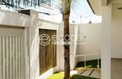 Casa à venda, 3 quartos, 1 suíte, 2 vagas, osvaldo rezende - uberlândia/mg