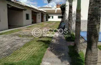 Casa em condomínio à venda, 3 quartos, 1 suíte, 2 vagas, alto umuarama - uberlândia/mg
