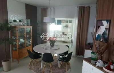 Casa à venda, 4 quartos, 3 suítes, 4 vagas, novo mundo - uberlândia/mg