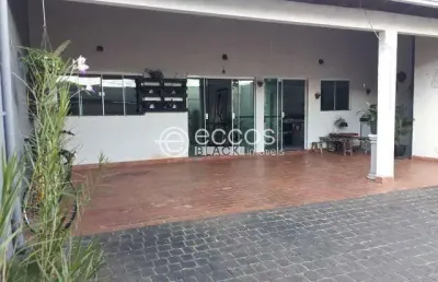 Casa à venda, 3 quartos, 1 suíte, 3 vagas, cidade jardim - uberlândia/mg