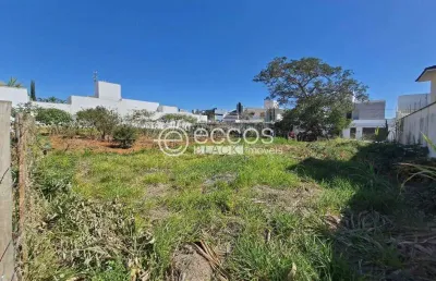 Terreno à venda na Rua Caracuri, --, Jardim Karaíba, Uberlândia