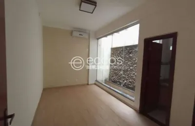 Sala comercial à venda na Avenida Tiradentes, --, Centro, Araguari