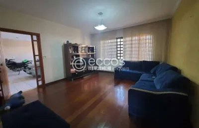 Casa à venda, 3 quartos, 1 suíte, 3 vagas, jardim patrícia - uberlândia/mg