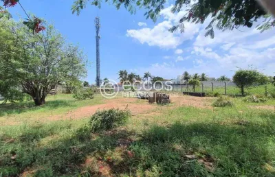 Terreno à venda na Rua Odilon Guarato, --, Jardim Karaíba, Uberlândia