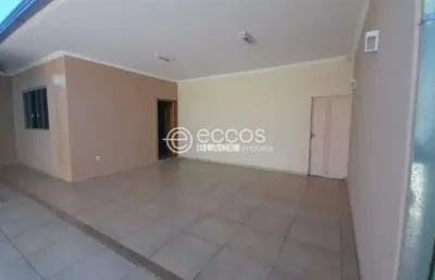 Casa para aluguel, 3 quartos, 1 suíte, 2 vagas, santa mônica - uberlândia/mg