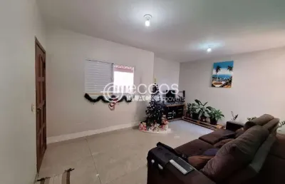 Casa à venda, 3 quartos, 2 suítes, 2 vagas, jardim patrícia - uberlândia/mg