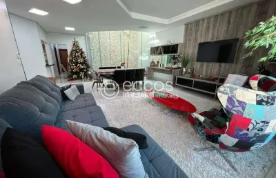 Casa à venda, 3 quartos, 1 suíte, 6 vagas, santa mônica - uberlândia/mg