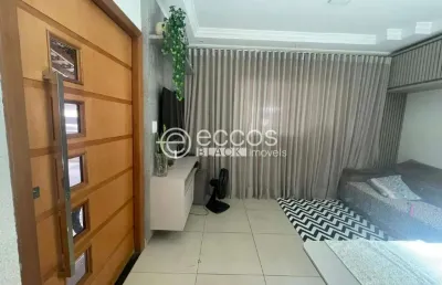 Casa à venda, 4 quartos, 1 suíte, 2 vagas, laranjeiras - uberlândia/mg