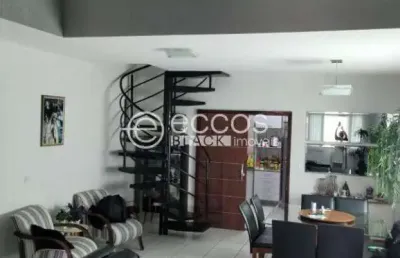 Casa em condomínio à venda, 4 quartos, 2 suítes, 4 vagas, alto umuarama - uberlândia/mg