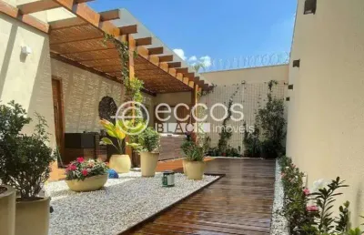 Casa à venda, 3 quartos, 1 suíte, 2 vagas, santa mônica - uberlândia/mg