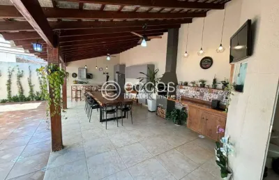 Casa à venda, 3 quartos, 1 suíte, 3 vagas, jardim holanda - uberlândia/mg