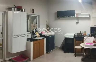 Casa à venda, 2 quartos, 2 suítes, 2 vagas, novo mundo - uberlândia/mg