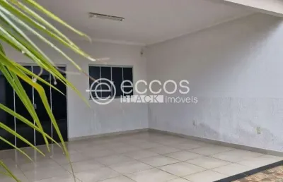 Casa à venda, 3 quartos, 1 suíte, 2 vagas, jardim holanda - uberlândia/mg