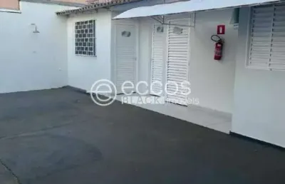 Casa à venda, 3 quartos, 1 suíte, 2 vagas, presidente roosevelt - uberlândia/mg