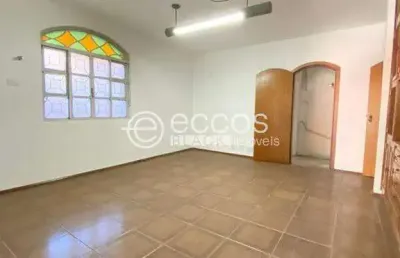 Casa para aluguel, 8 quartos, 2 suítes, 8 vagas, osvaldo rezende - uberlândia/mg