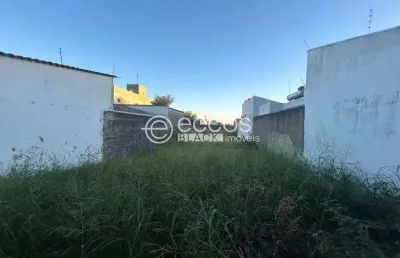 Terreno à venda na Rua Bahia, --, Brasil, Uberlândia