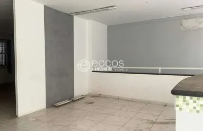 Imóvel comercial para aluguel, 3 quartos, 1 suíte, centro - araguari/mg