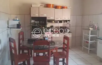 Casa à venda, 3 quartos, 3 vagas, são luiz - araguari/mg