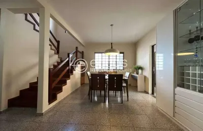 Casa à venda, 3 quartos, 1 suíte, 3 vagas, santa mônica - uberlândia/mg