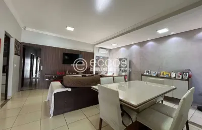 Casa à venda, 3 quartos, 2 suítes, 3 vagas, jardim botânico - uberlândia/mg