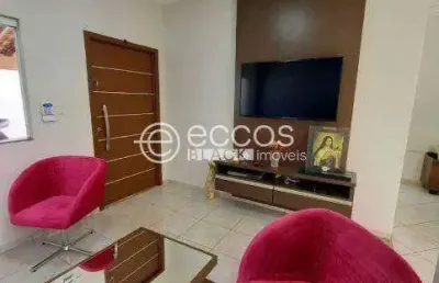 Casa à venda, 3 quartos, 2 suítes, 2 vagas, cidade jardim - uberlândia/mg