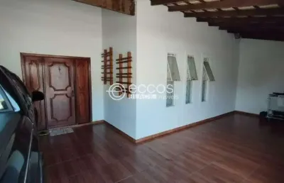 Casa à venda, 4 quartos, 3 suítes, 3 vagas, presidente roosevelt - uberlândia/mg