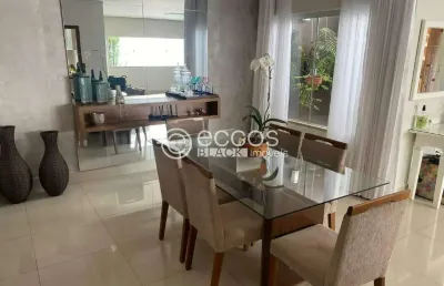 Casa à venda, 3 quartos, 3 suítes, 4 vagas, cidade jardim - uberlândia/mg