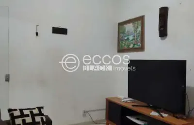 Casa à venda, 2 quartos, 3 vagas, bela suíça - araguari/mg