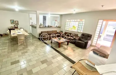 Casa à venda, 6 quartos, 3 suítes, 4 vagas, santa mônica - uberlândia/mg
