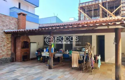 Casa à venda, 5 quartos, 1 suíte, 4 vagas, santa mônica - uberlândia/mg