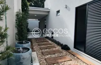 Casa à venda, 4 quartos, 2 suítes, 3 vagas, santa mônica - uberlândia/mg
