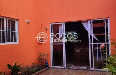 Casa à venda, 2 quartos, 2 suítes, 1 vaga, são judas tadeu - araguari/mg