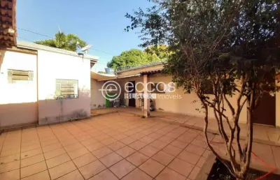 Casa para aluguel, 5 quartos, 2 suítes, 3 vagas, umuarama - uberlândia/mg