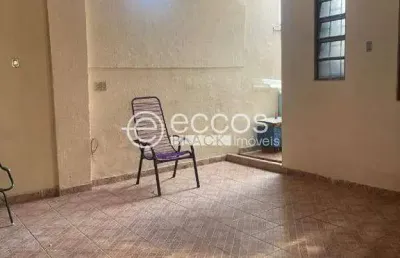 Casa à venda, 3 quartos, 1 suíte, 1 vaga, centro - uberlândia/mg