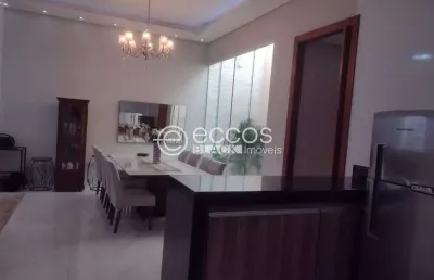 Casa à venda, 4 quartos, 1 suíte, 2 vagas, aclimação - uberlândia/mg