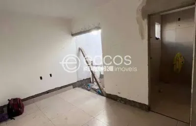 Casa à venda, 2 quartos, 1 suíte, 2 vagas, shopping park - uberlândia/mg