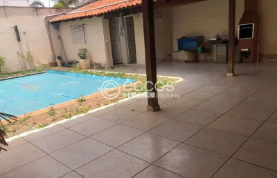 Casa à venda, 3 quartos, 2 suítes, 2 vagas, presidente roosevelt - uberlândia/mg
