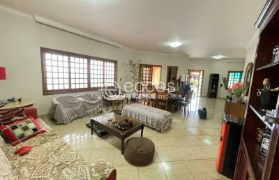Casa à venda, 3 quartos, 3 suítes, 4 vagas, parque do mirante - uberaba/mg