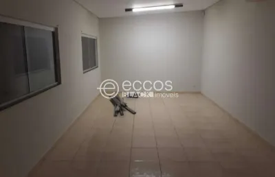 Prédio à venda na Avenida Cesário Alvim, --, Brasil, Uberlândia