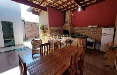 Casa à venda, 3 quartos, 3 suítes, 3 vagas, jardim holanda - uberlândia/mg