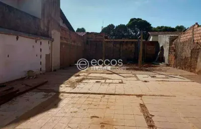 Terreno à venda na Avenida Continental, --, Laranjeiras, Uberlândia