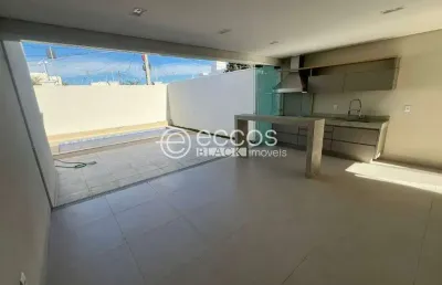 Casa em condomínio para aluguel, 3 quartos, 3 suítes, 2 vagas, gávea sul - uberlândia/mg
